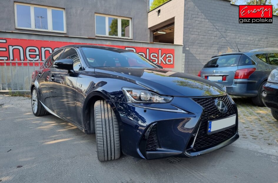 LEXUS IS300 2.0 241 KM 2018 LPG